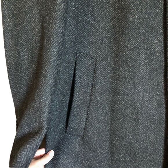 NWT! IZod wool blend coat. Size 44 short. - Picture 10 of 11